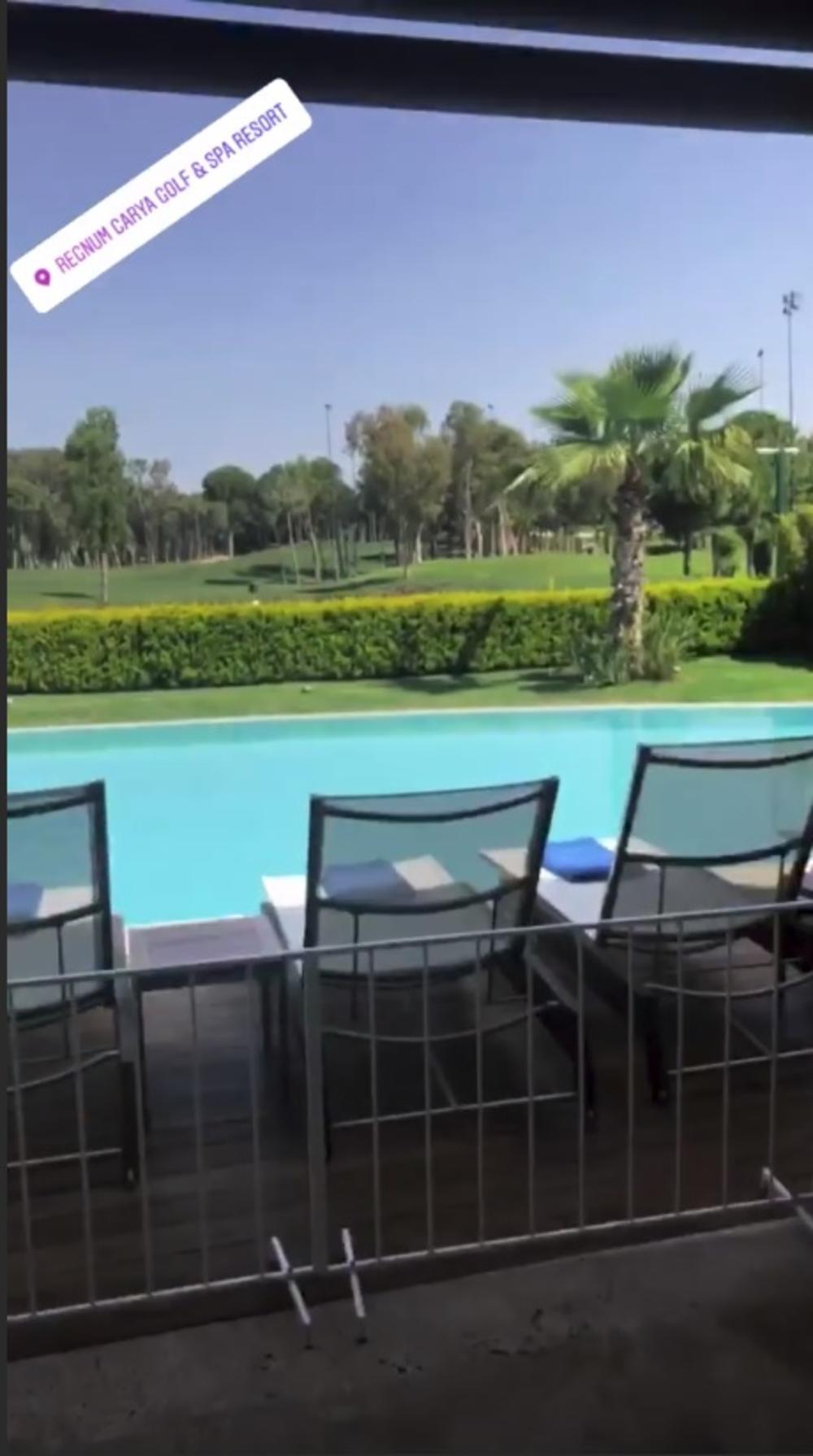 Nakon neprijatnosti smestila se u luksuzni hotel  