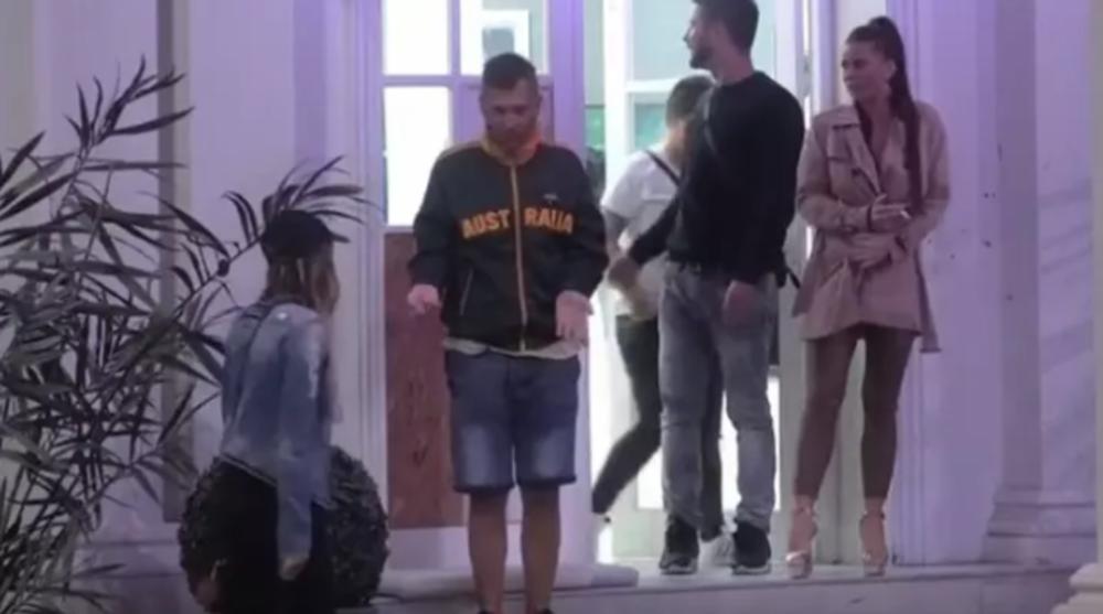 Luna je tada odmah izletela napolje  