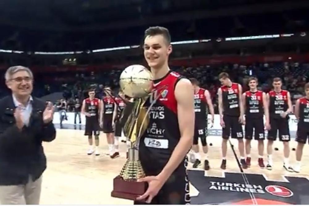 EVROLIGA DOBILA NOVOG ŠAMPIONA: Litvanski klinci trojkom u poslednjem minutu srušili italijansku Zvezdu! (VIDEO)