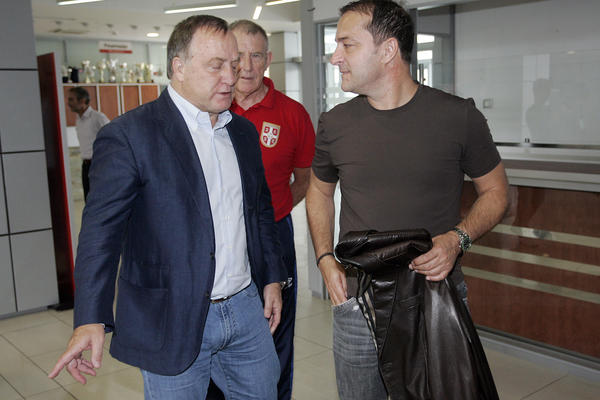 Ko je sve nama bio selektor... Dik Advokat ima novi posao, na niske grane je pao!