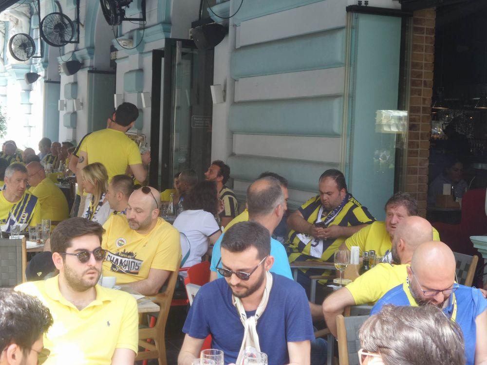 Navijači Fenerbahčea i Žalgirisa opet prave žurku u Beogradu