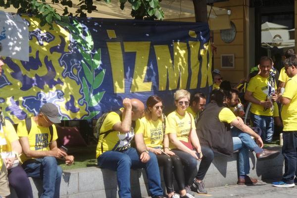 OPET LUDA ŽURKA U CENTRU: Turci i Litvanci zagrljeni kao braća pevaju i prave feštu! BEOGRAD JE PRESTONICA KOŠARKE! (FOTO) (VIDEO)