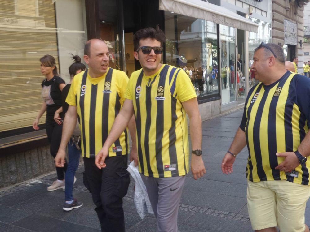 Navijači Fenerbahčea i Žalgirisa opet prave žurku u Beogradu