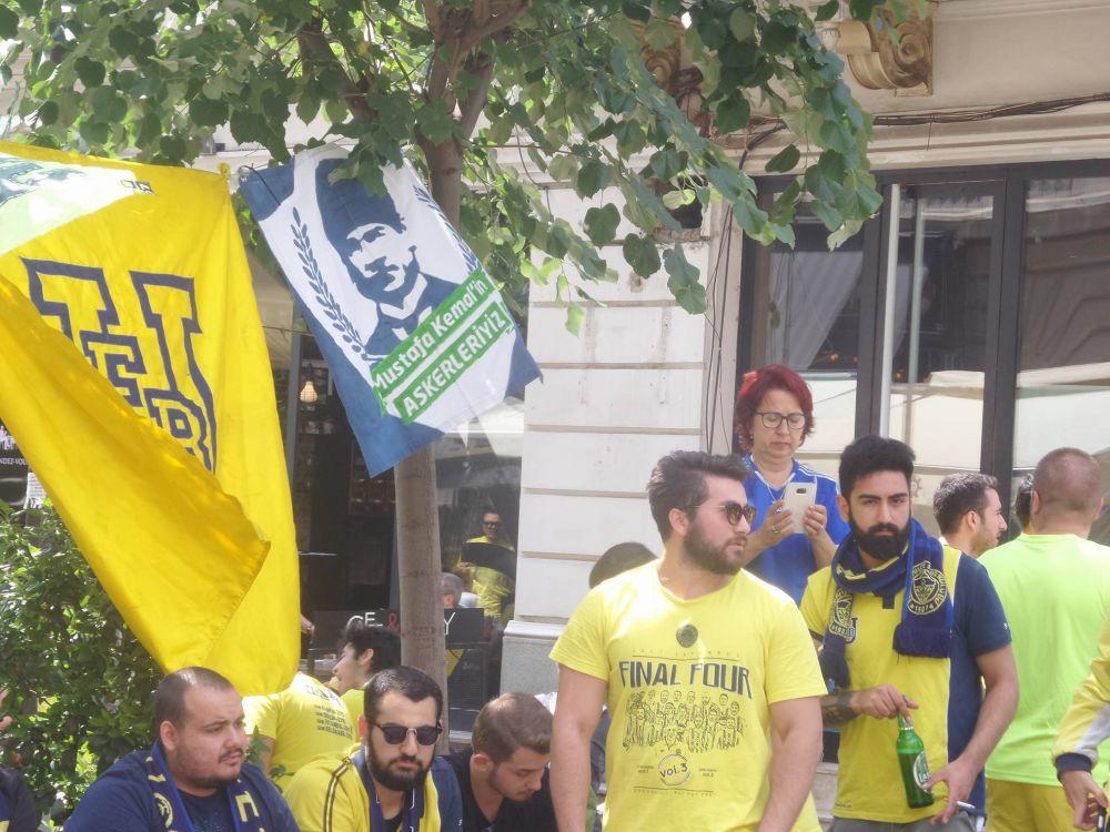 Navijači Fenerbahčea i Žalgirisa opet prave žurku u Beogradu