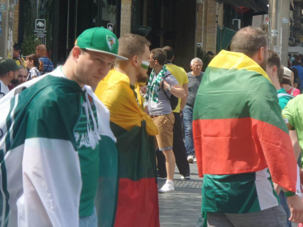 Navijači Fenerbahčea i Žalgirisa opet prave žurku u Beogradu