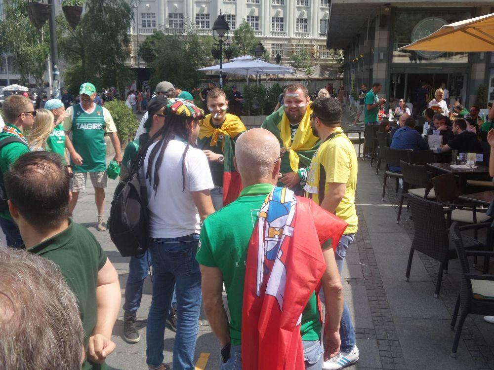 Navijači Fenerbahčea i Žalgirisa opet prave žurku u Beogradu