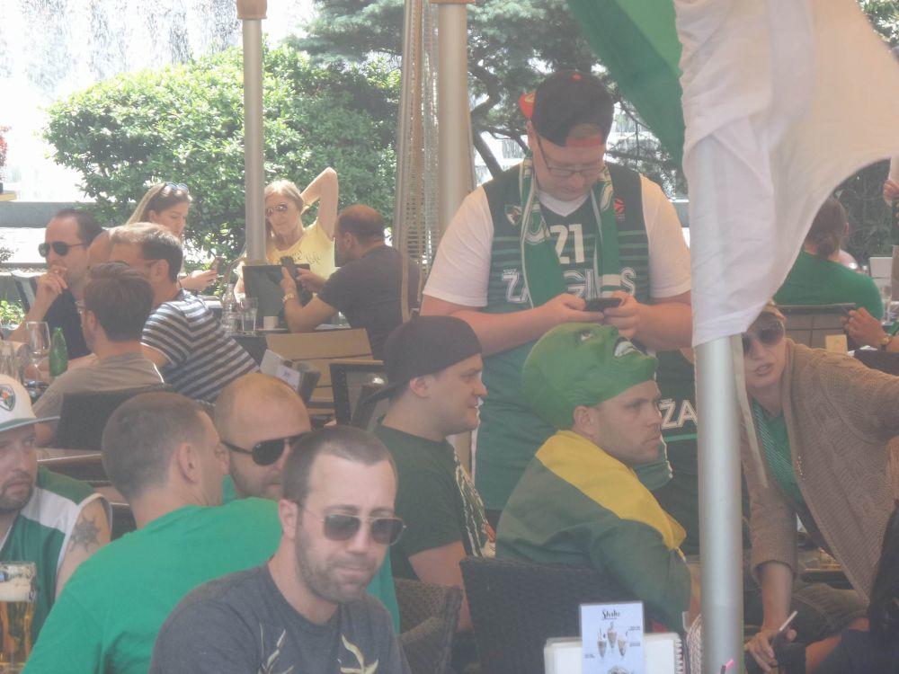 Navijači Fenerbahčea i Žalgirisa opet prave žurku u Beogradu