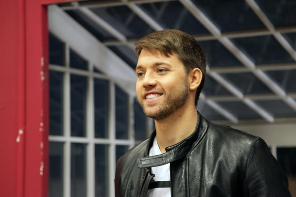 HAOS NA NASTUPU ZBOG BRENINOG SINA! 3 devojke se OZBILJNO potukle zbog Stefana Živojinovića u Leskovcu!