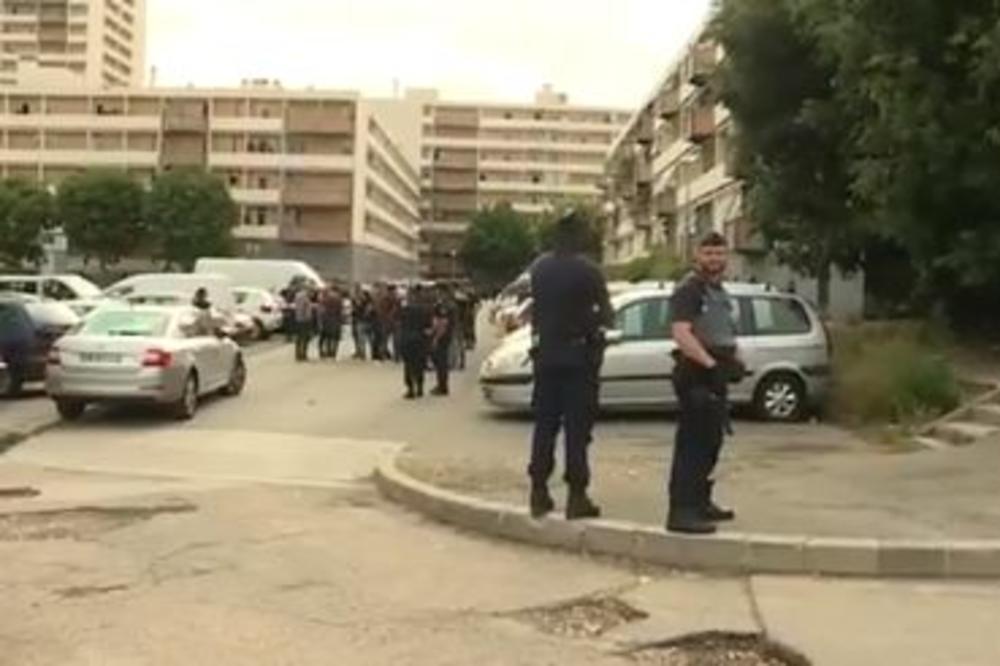 OVO JE UZROK URUŠAVANJA DVE ZGRADE U FRANCUSKOJ? Pod ruševinama ostalo do desetoro ljudi