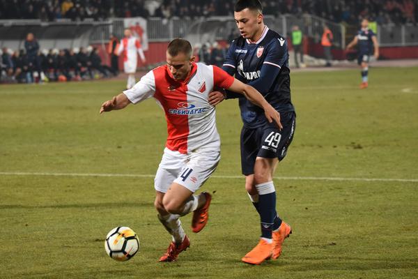 UPOZNAJTE MOGLIJA KOJI NIJE OBIČAN FUDBALER: Novi član Đenove zaludeo Italijane pričom o umetnosti i najavio karijeru u pozorištu! (FOTO)