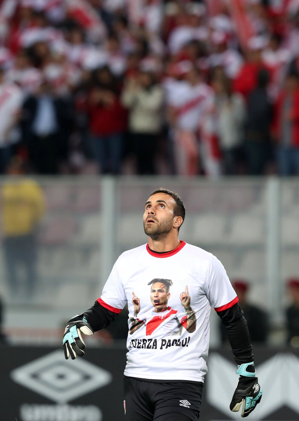 Golman Perua sa majicom sa likom Paola Gerera