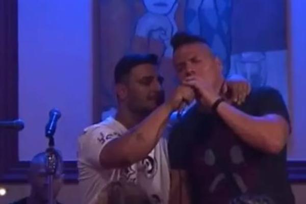 SLOBA I DARKO LAZIĆ PEVALI ZA KIJU: Svi su zanemeli kad mu je ona naručila OVU PESMU, a on je otpevao BEZ USTRUČAVANJA! (VIDEO)