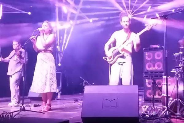 SPREMITE SE ZA SPEKTAKL: Tal Ben Ari TULA na Danima izraelske umetnosti u Ciglani (VIDEO)