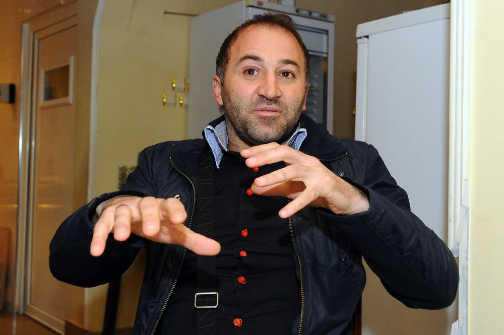 Dragutin Ojdanić već 10 godina je u vanbračnoj zajednici s Jelenom petrović, s kojom ima sina  