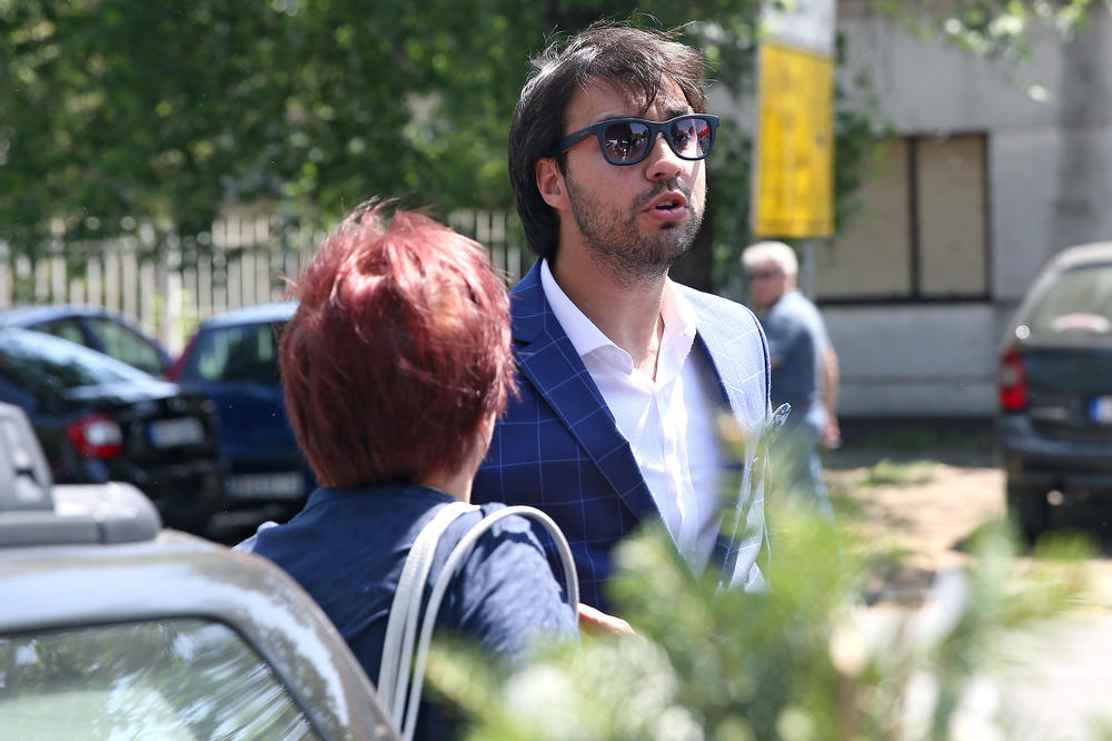 OBJAVOM NA INSTAGRAMU POKAZAO KAKO GLEDA NA DRAMU LJUBAVNOG TROUGLA: Andrija posvetio Kiji PESMU! (VIDEO)