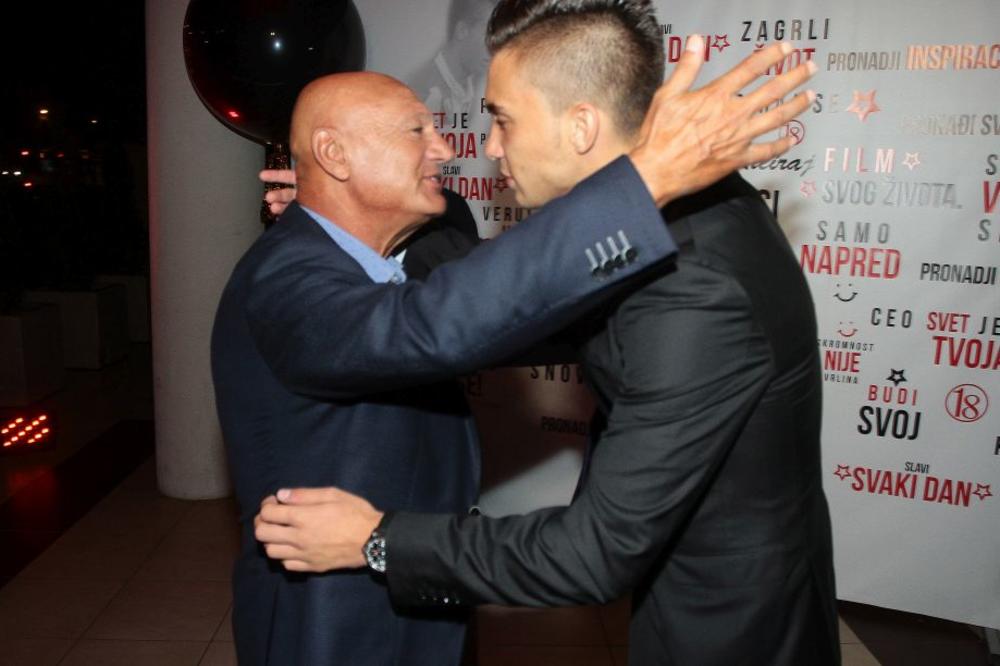 ČESTITAO, PA ISPROZIVAO: Ogorčeni Šaban Šaulić raspalio po Zvezdi zbog unuka Luke Adžića! (FOTO)