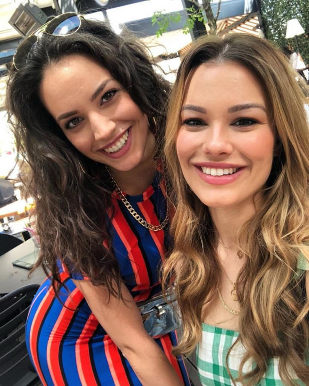 Ne zna se koja je lepša  