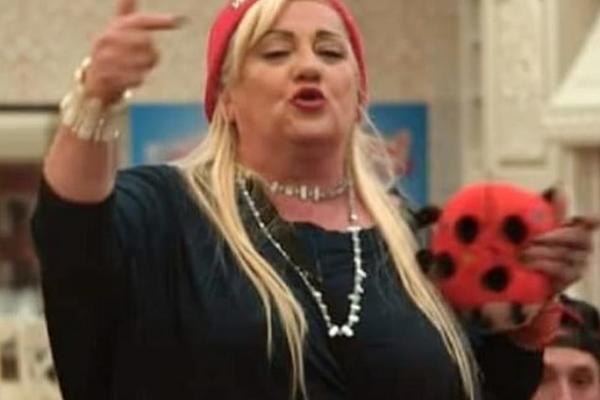 ŽESTOKO OPLELA PO PRODUKCIJI PAROVA: Vesna Rivas napustila rijaliti, pa se požalila na Fejsbuku (FOTO)