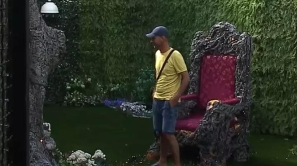 Milan je to ispričao Drvetu mudrosti  