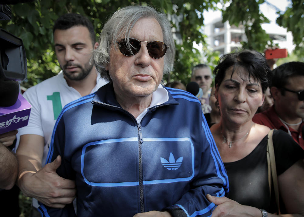 Ilije Nastase prilikom puštanja iz policijske stanice