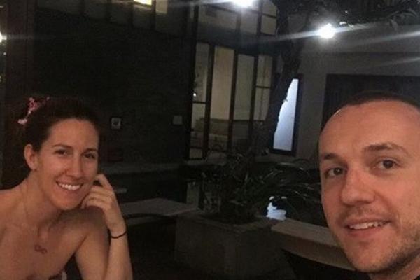 BILI SU PRED RAZVODOM a sada uživaju na drugom MEDENOM MESECU: Pobednik ZVEZDA GRANDA se svim snagama bori za njihov brak!