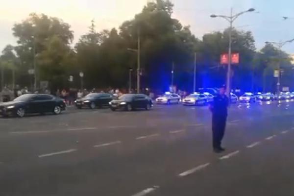 SPEKTAKL U CENTRU BEOGRADA: Generalna proba povodom dana MUP-A izgleda SVETSKI! (VIDEO)