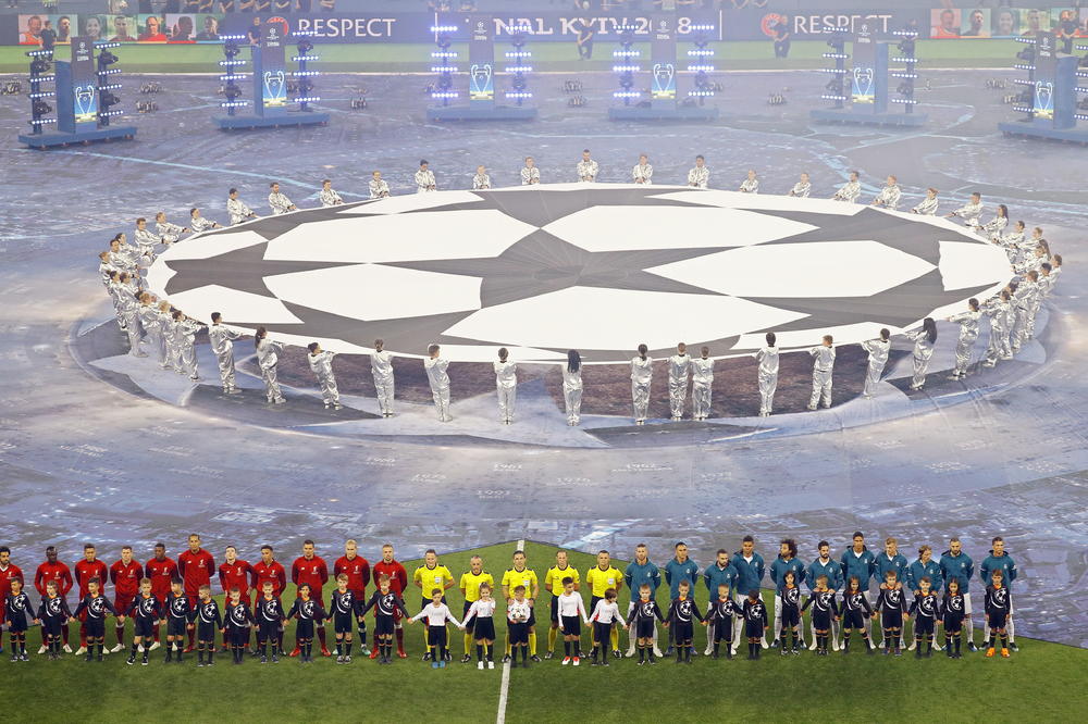 TRENUTAK ZA PONOS SRBIJE: Mažić i njegovi pomoćnici na centru u finalu Lige šampiona! (FOTO)