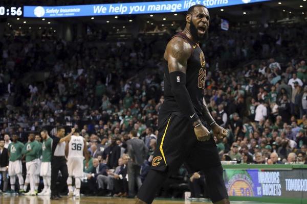 KLIVLEND U VELIKOM FINALU, KRALJ OSTAJE KRALJ NA ISTOKU: Boston je dao sve od sebe, ali Lebron može uvek sam protiv svih! (VIDEO)