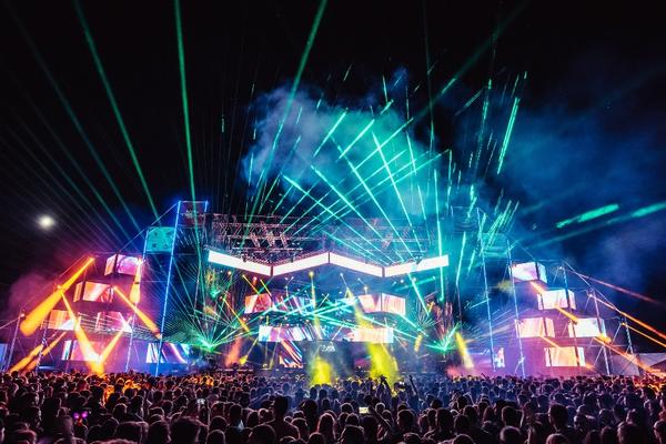 Uz kolosalan scenski spektakl i erupciju pozitivne energije završen drugi Sea Star festival! (VIDEO)