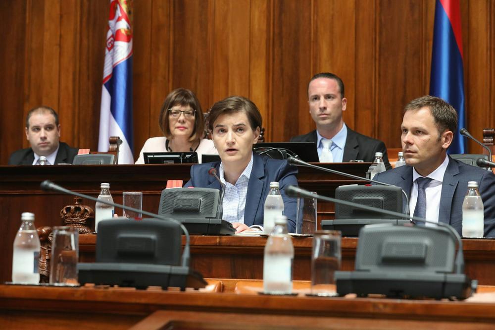 POSLANICI O SINIŠI MALOM KAO MINISTRU! Ana Brnabić obrazložila zašto je on pravi izbor! Šešelj: Zamalo nisam zaplakao