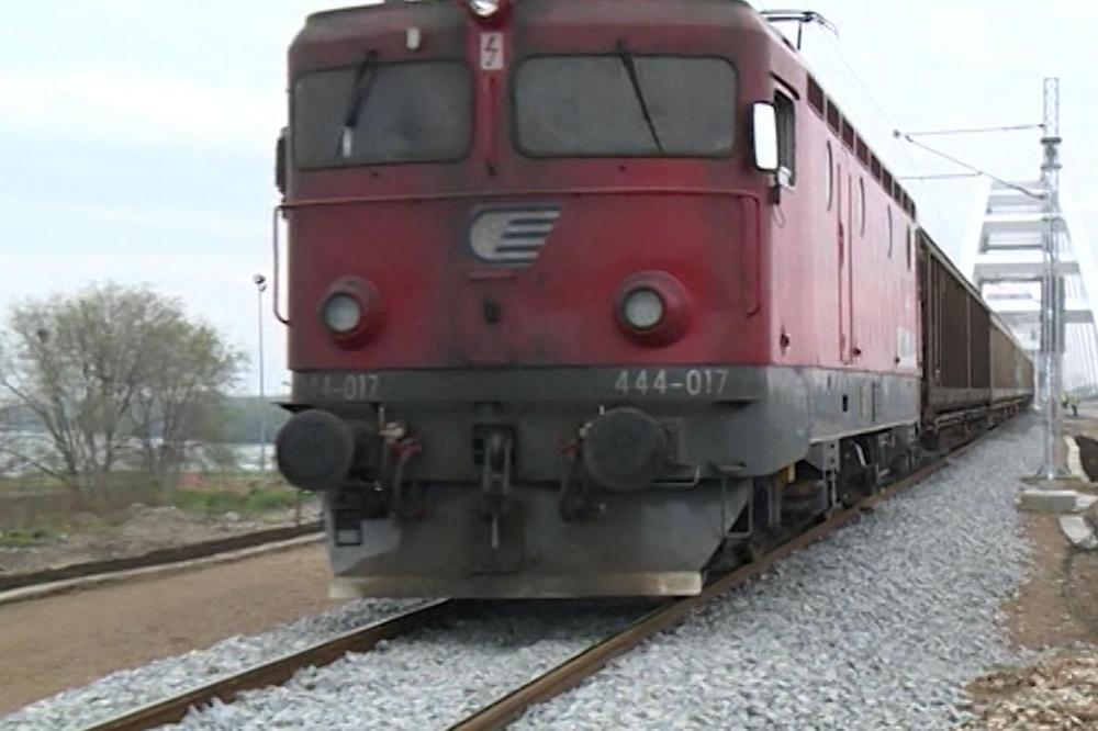 VIŠE SREĆE NEGO PAMETI: Na Dunav stanici pao pod voz i OSTAO NEPOVREĐEN