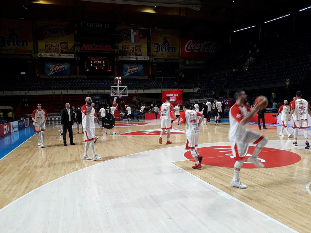 Crveno-beli se zagrevaju za meč