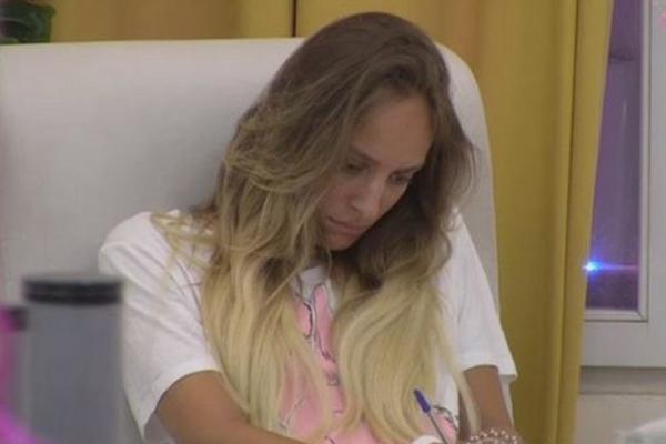 LUNA SE SMRTNO ZALJUBLJUJE ZA 48 SATI: Isto kao sa Slobom bilo je i sa Gastozom, plakala, jurila ga...Jedva je se otkačio!