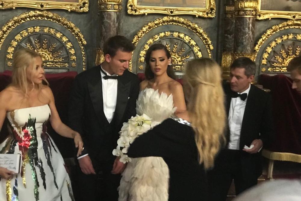 PROMENIO SAM VERU, A SRPSKI BUREK JE NAJBOLJI! Piksijev zet nakon svadbe otkrio utiske o Srbiji, a Anja destinaciju za medeni mesec! (VIDEO)