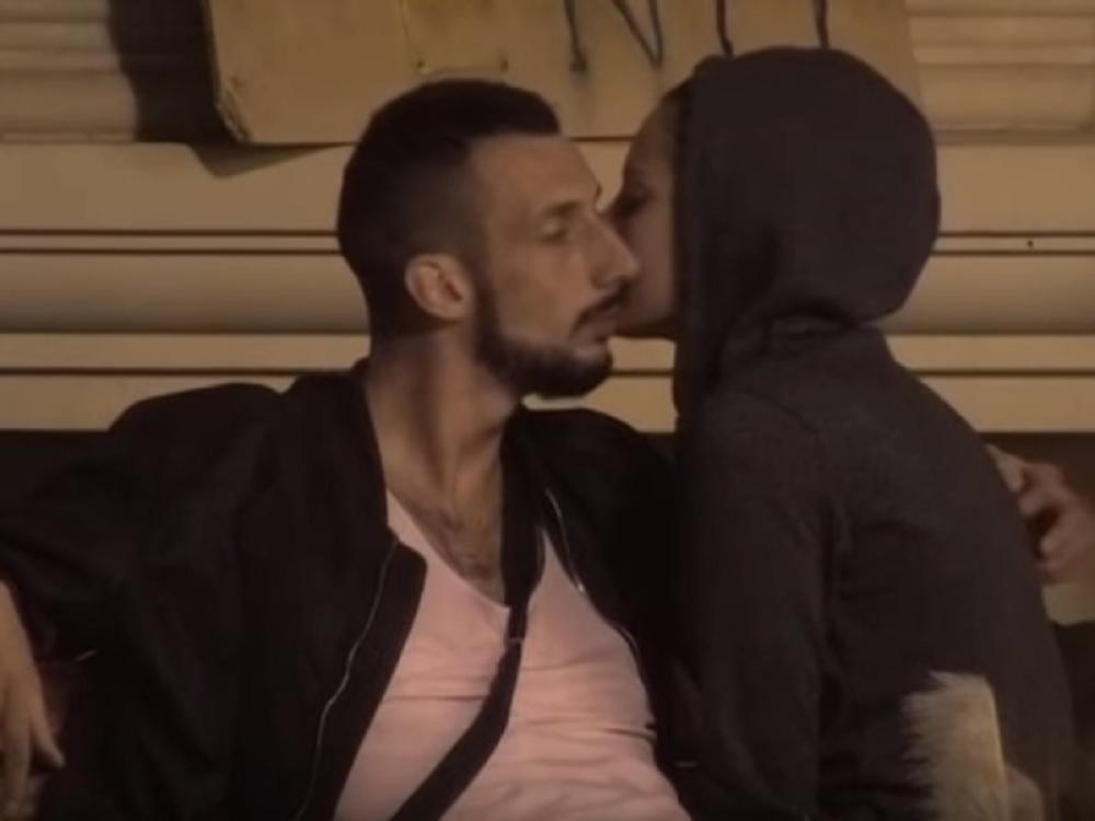 Đeksonova majka sprema Andrijani i svom sinu stan na Banovom brdu  