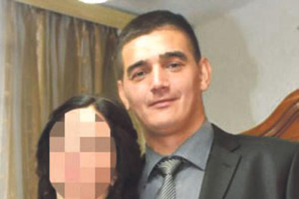 JEDNOG SINA JE UBIO, A DRUGOM RASPORIO STOMAK: Profesor fizičkog iz Štrpca ipak neće ići u ZATVOR!