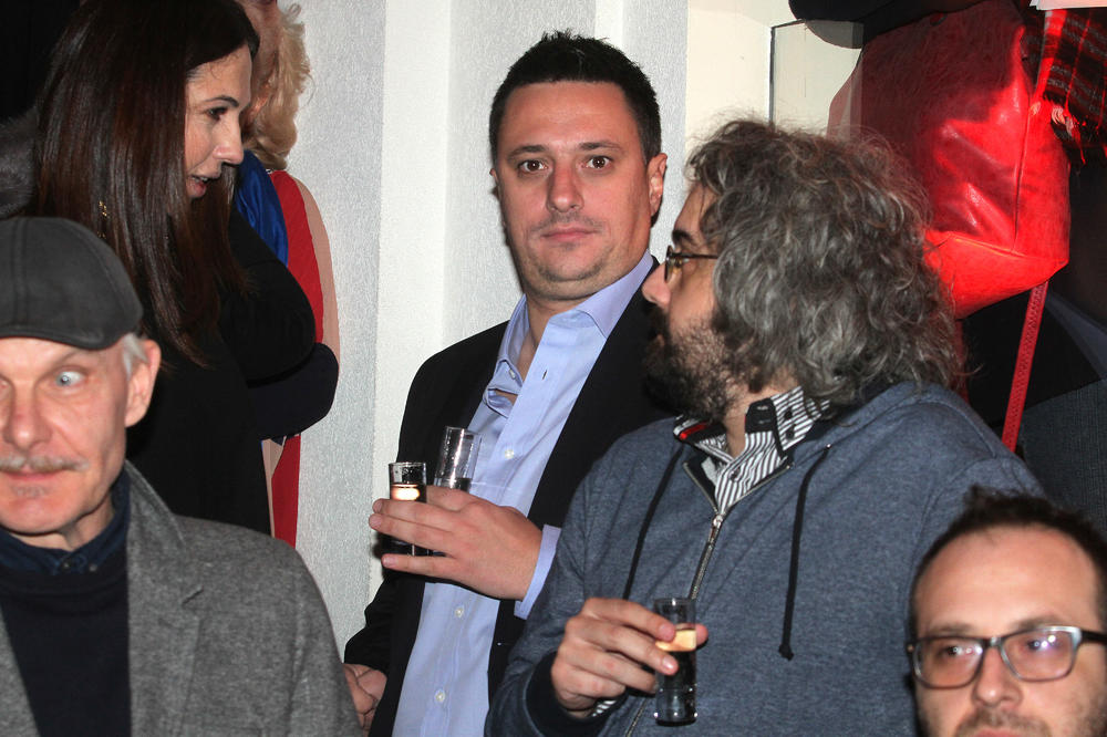 Andrija Milošević konačno staje na LUDI KAMEN sa 10 GODINA MLAĐOM KOLEGINICOM! (FOTO)