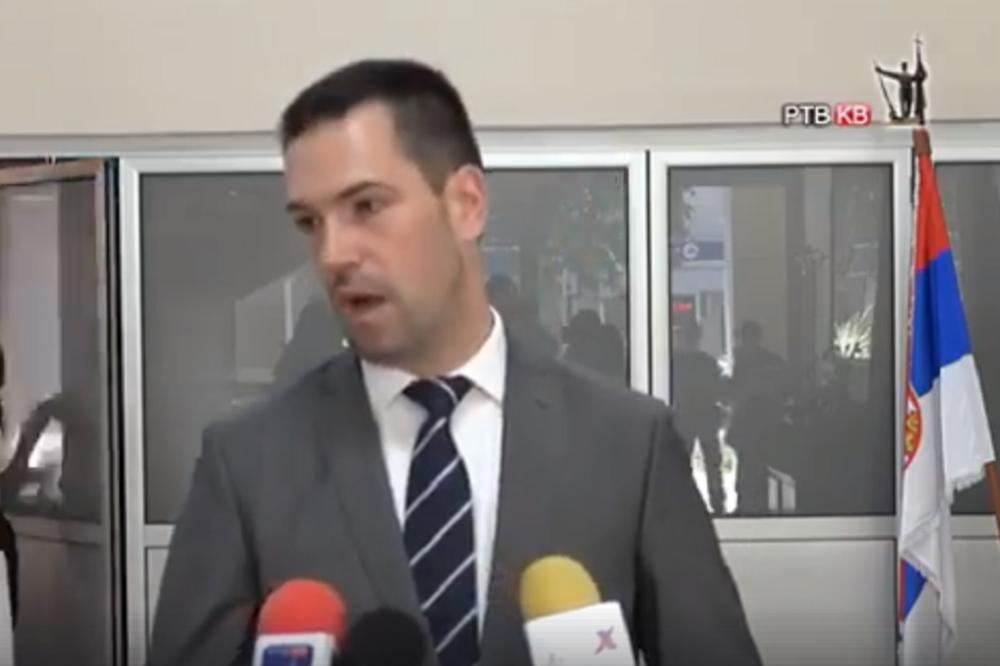 CRNO, PA SE NE VIDI: Posle aerodrUma, gradonačelnik Kraljeva opet BRILJIRA! Jedna kap zamuti... (VIDEO)