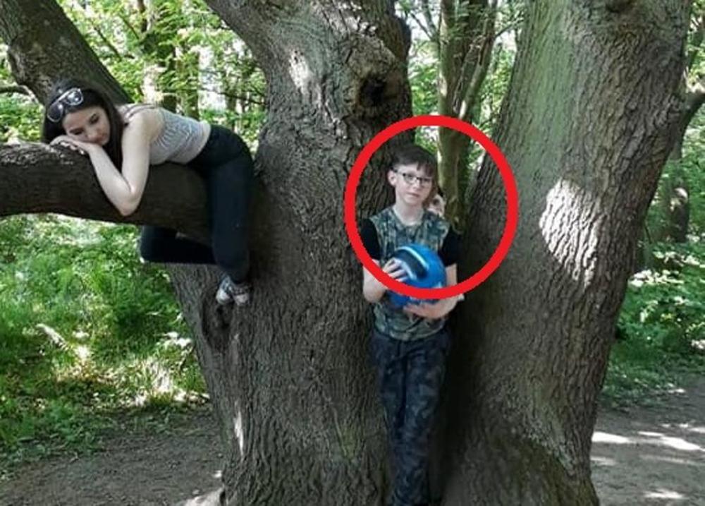 Iza dečaka je videla jezivo dete  