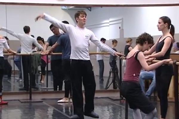 SRBI SU HTELI DA UBIJU SVE! Svi su zgroženi što je hrvatski baletan rekao za Srbiju da je SMRDIJA, a zaboravili su kakve bljuvotine je izgovorio čuveni glumac (FOTO)