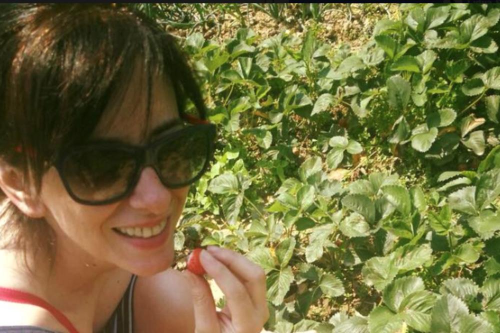 HRVATSKA MINISTARKA OBRAZOVANJA JE NEPISMENA?! Menjala tri puta STATUS, nikako da ubode kako se piše OVO! (FOTO)