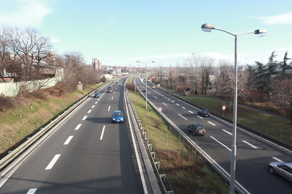 LUDI SRBIN NAPRAVIO HAOS NA AUTOPUTU U HRVATSKOJ: Policajci ga uhvatili kako vozi u suprotnom smeru, ali to je bio tek POČETAK!
