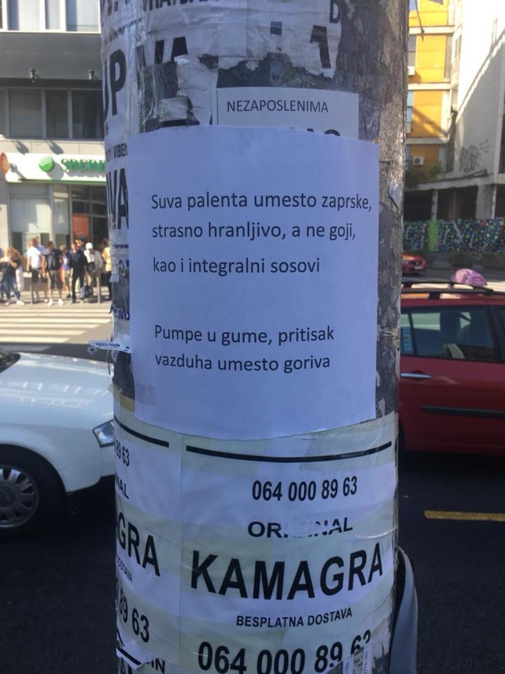 Čudan oglas na banderi     