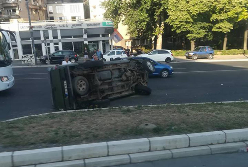 Saobraćajna nezgoda na Autokomandi  
