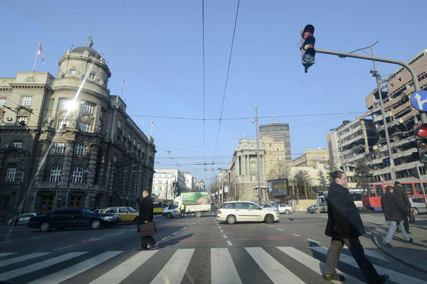 ŠAMPION SRBIJE, A TO NIJE LAKO: Ovo je sigurno NAJBESKORISNIJI pešački prelaz koji ste ikada videli (FOTO)