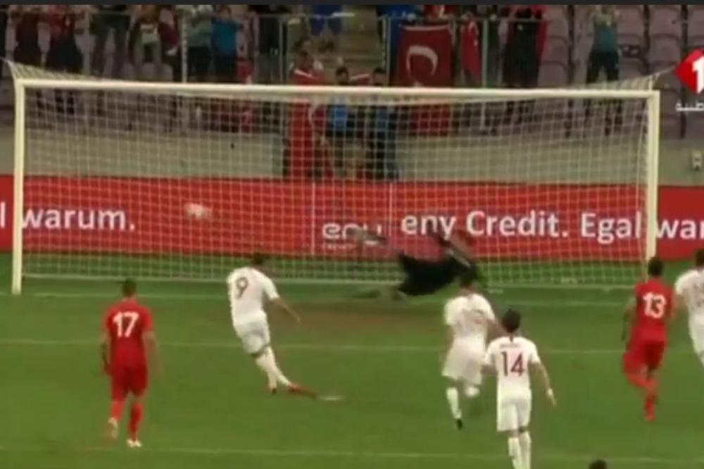 PRETIO IM KLANJEM: Navijači Tunisa napali porodicu turskog fudbalera, što je u njemu izazvalo neverovatan bes! (VIDEO)