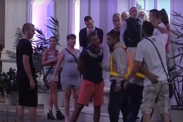 HAOS U ZADRUZI: Đekson opet na ivici okršaja, reagovalo obezbeđenje! (VIDEO)