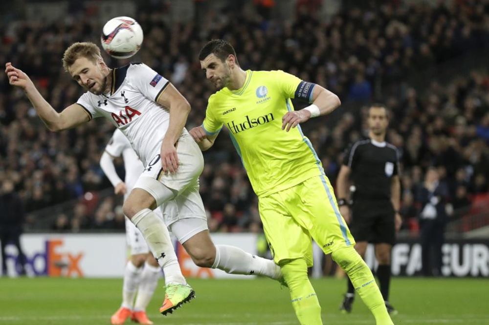 ZVEZDA TU TRKU NE MOŽE DA PRATI: Stigla ponuda od 2 miliona evra za Mitrovića! Žele ga čak 2 kluba!