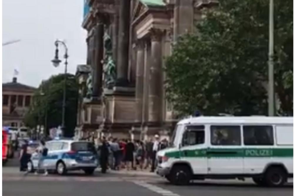 DRAMA U NEMAČKOJ: Pucnjava u berlinskoj katedrali, jedan muškarac pogođen! (VIDEO)