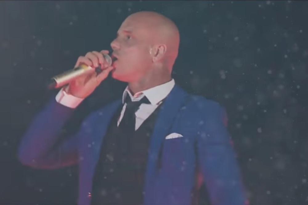 (PREMIJERNO) RAJOVIĆA JOŠ NISTE ČULI U OVOM IZDANJU: Stari hit STVARI LAGANE zvuči odlično u Bobanovom izvođenju